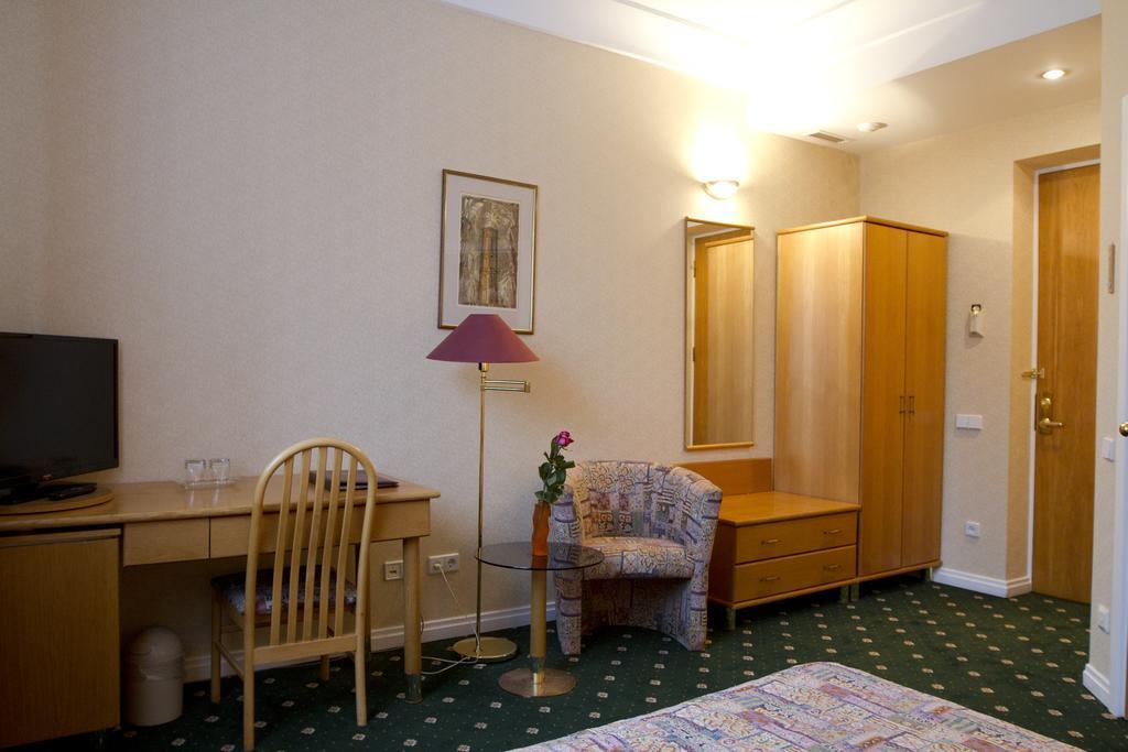 Sarunas Hotell 3*